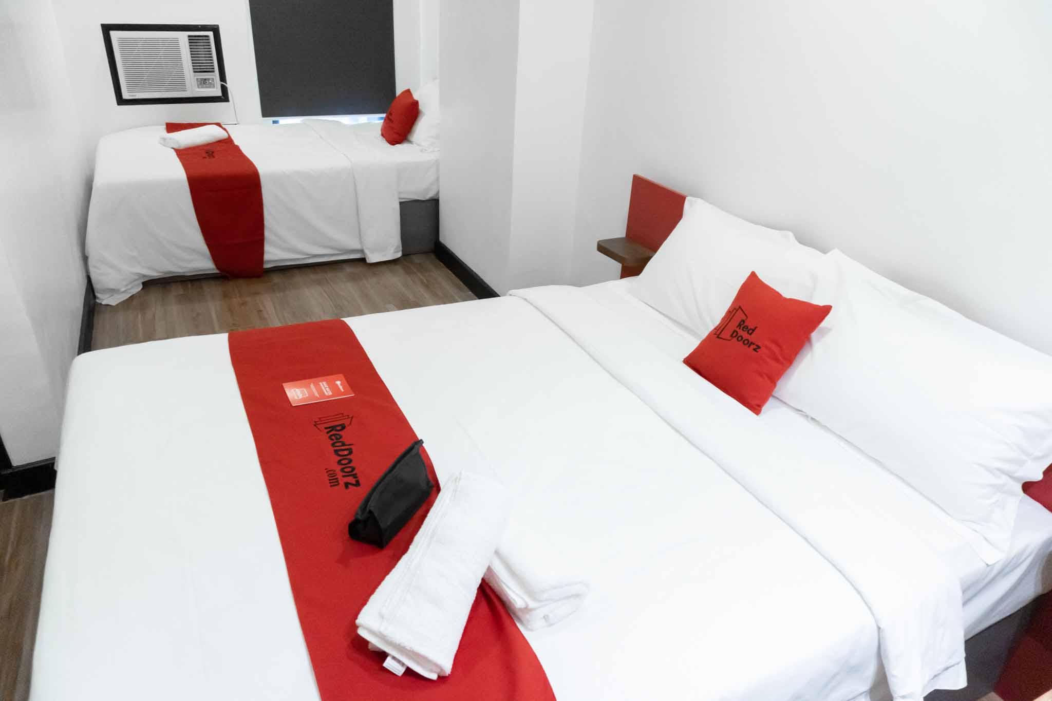 Reddoorz Plus At Mm Hotel Las Pinas Former Reddoorz Plus Near Bamboo Organ Eksteriør billede
