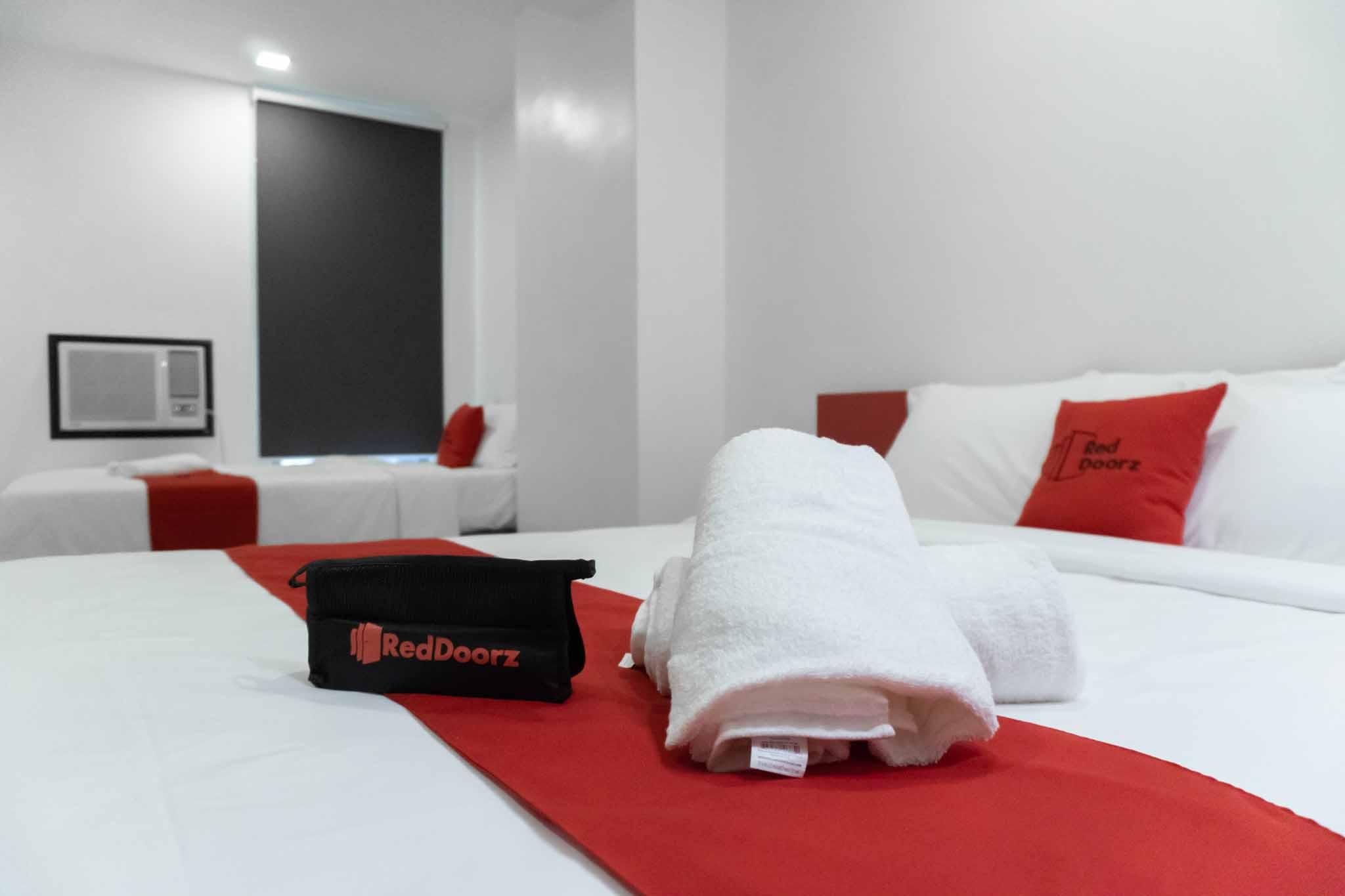 Reddoorz Plus At Mm Hotel Las Pinas Former Reddoorz Plus Near Bamboo Organ Eksteriør billede