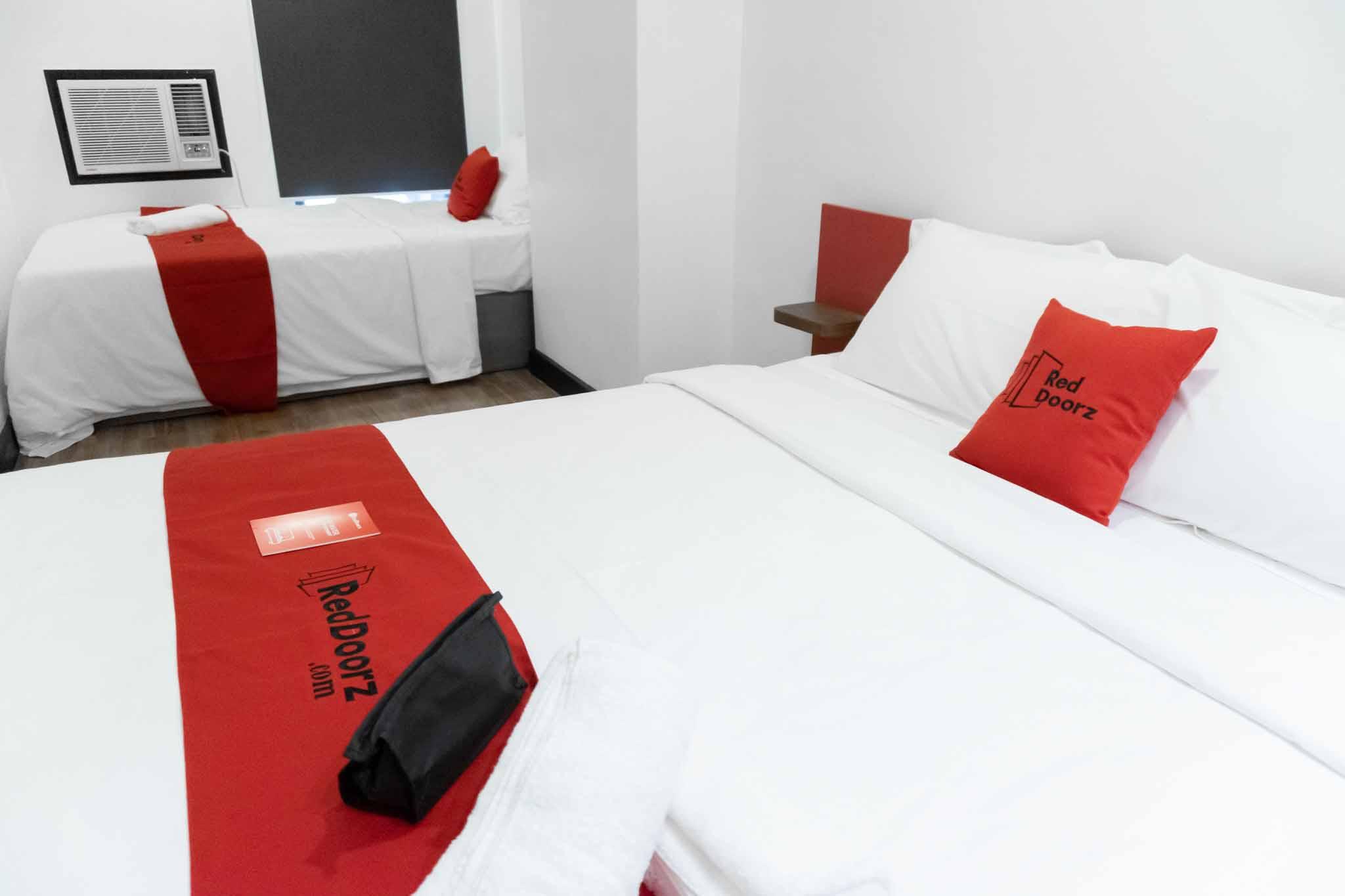 Reddoorz Plus At Mm Hotel Las Pinas Former Reddoorz Plus Near Bamboo Organ Eksteriør billede