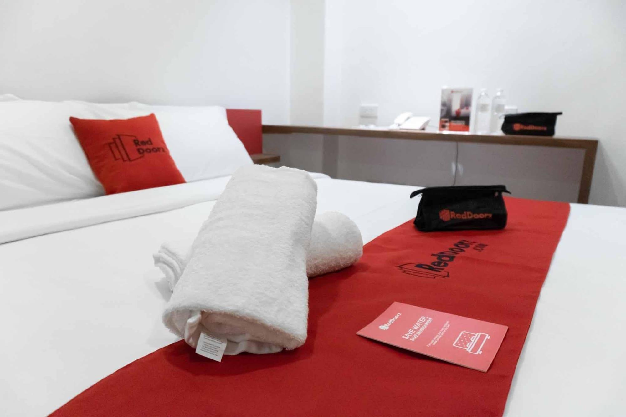 Reddoorz Plus At Mm Hotel Las Pinas Former Reddoorz Plus Near Bamboo Organ Eksteriør billede