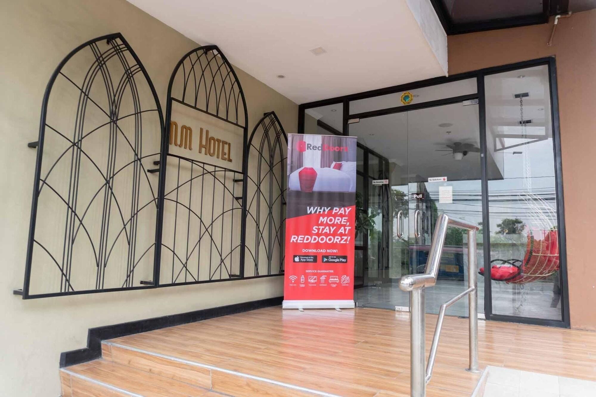 Reddoorz Plus At Mm Hotel Las Pinas Former Reddoorz Plus Near Bamboo Organ Eksteriør billede